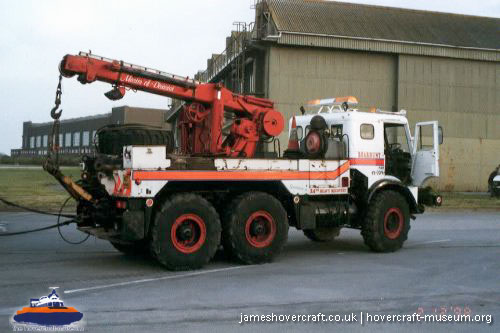 BH7 being moved to The Hovercraft Museum -  (credit: The <a href='http://www.hovercraft-museum.org/' target='_blank'>Hovercraft Museum Trust</a>).